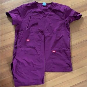 Dickies scrub set wine color NWOT